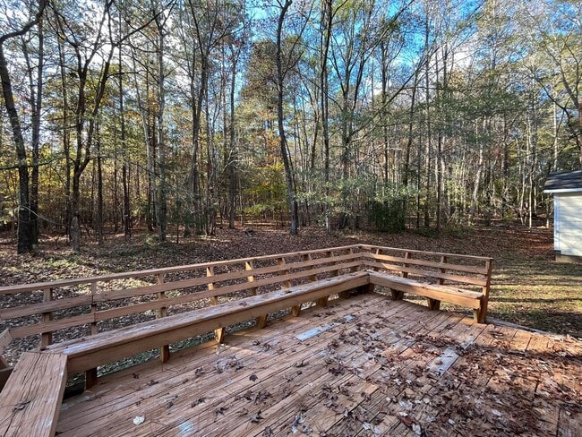 Building Photo - Charming 3BD, 2BA Wake Forest Home on a Large, Private Lot with a Detached 2-Car Garage, Providin...