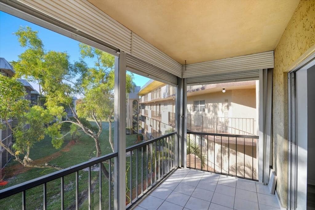 Building Photo - 6101 N Falls Circle Dr