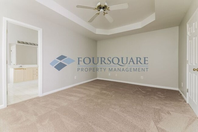 Building Photo - Spacious 4-Bed Home with Double-Height Cei...
