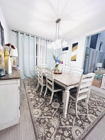 Building Photo - 1504 Englewood Ct