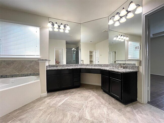 Building Photo - 5366 Blue Mountain Ln