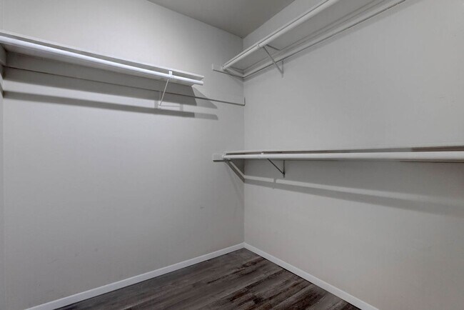 Building Photo - 3111 Bel Air Dr