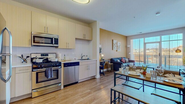 Building Photo - 545 Bedford St