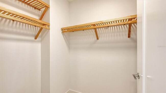 Building Photo - 301 QUAY Cmn