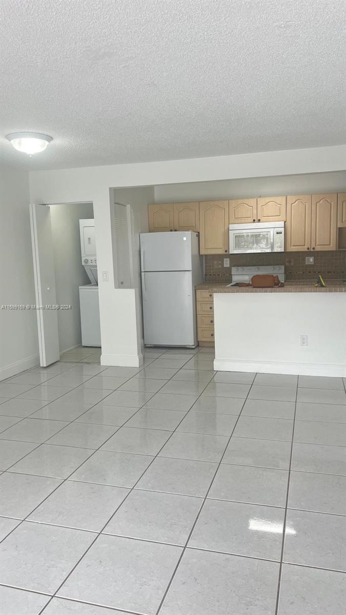 Building Photo - 4570 NW 79th Ave