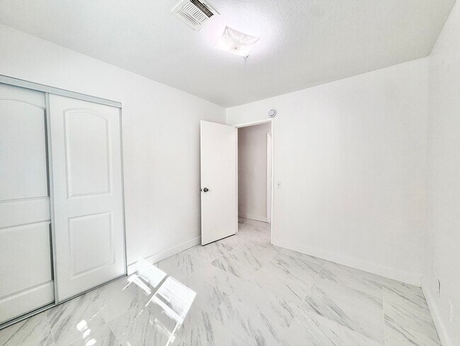 Building Photo - PS T 66369