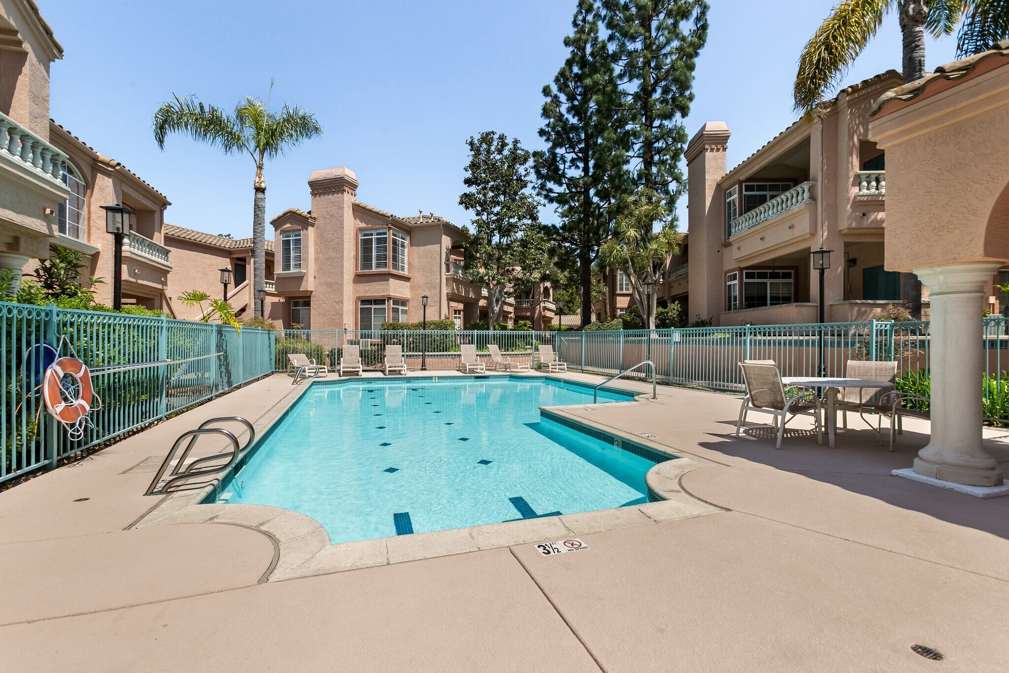 Building Photo - 3531 Cameo Dr