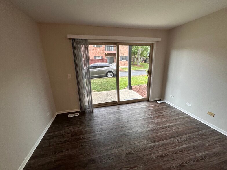 Building Photo - 1513 Raymond Dr