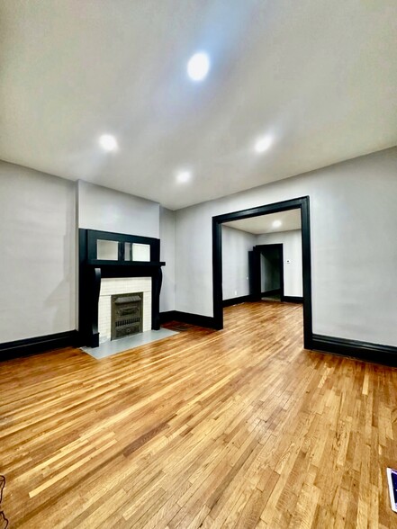 Main entrance, living room - 1291 N 6th St