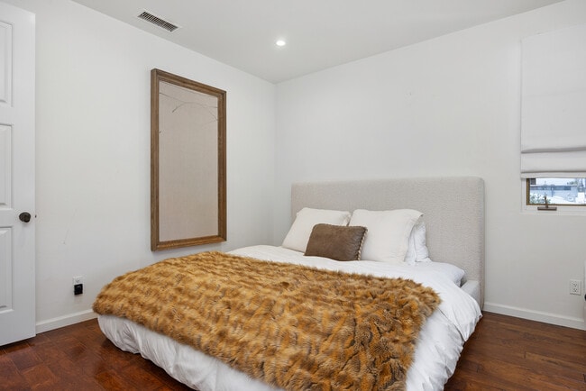 Building Photo - 227 Neptune Ave