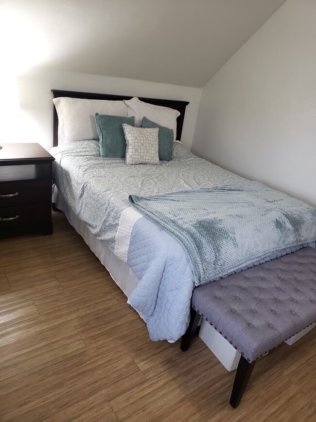 Extra quality bed linens provided - 1035 Chislett St