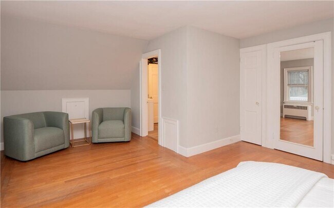 Building Photo - 118 Ruggles Ave