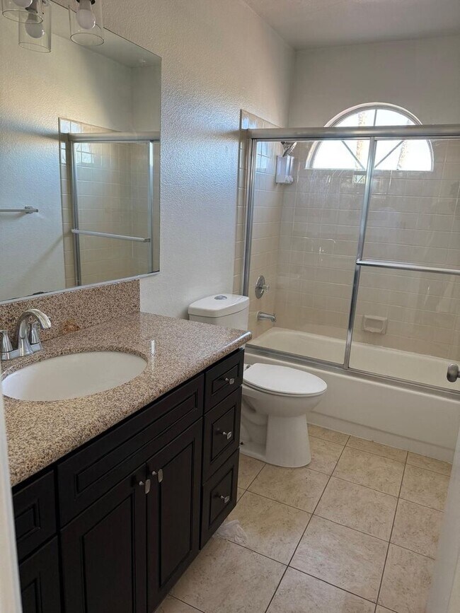Building Photo - Charming 4BR House in Las Vegas