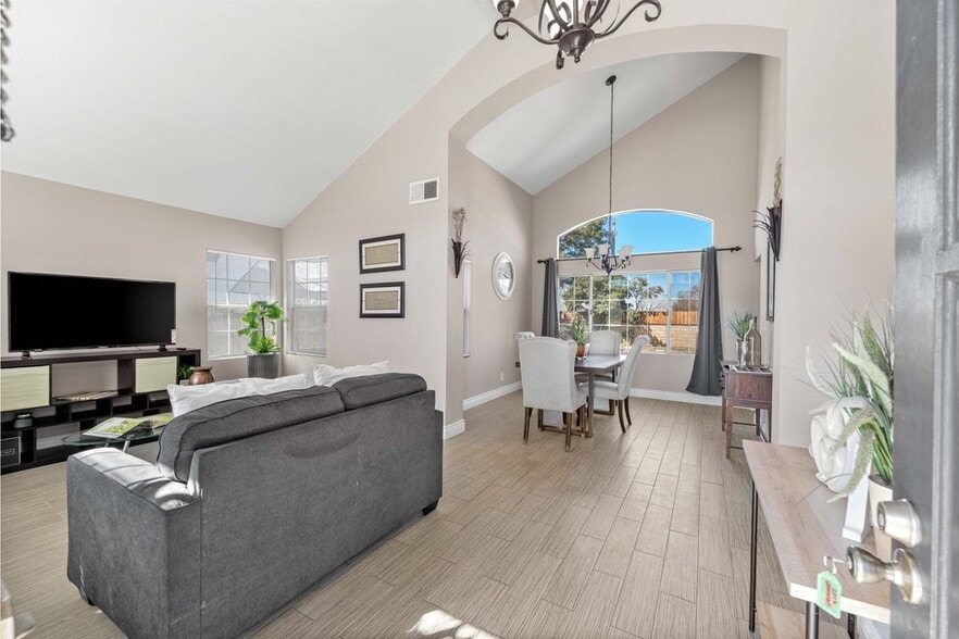 Building Photo - 2813 Sandstone Ct