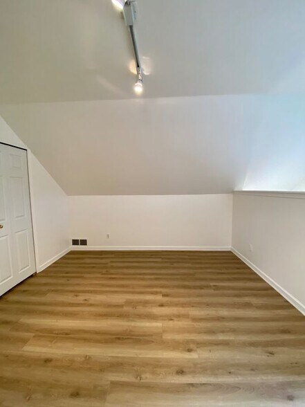 Building Photo - 1471 Bird Ave