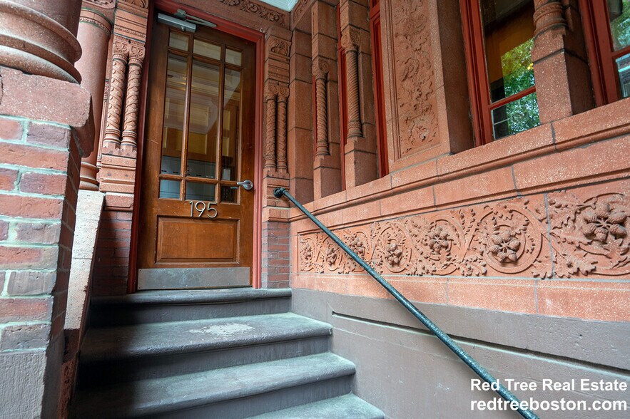 Building Photo - 295 Commonwealth Ave