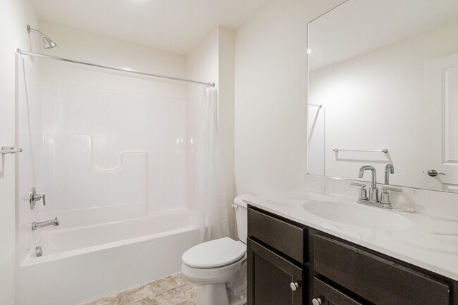 Building Photo - 1708 Fairmont Dr