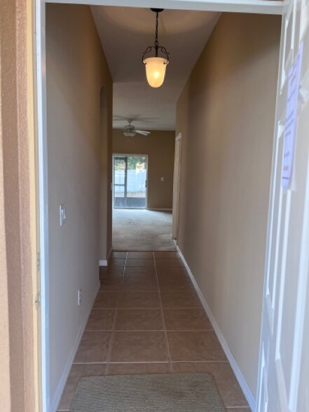 Building Photo - 2160 Retreat View Cir