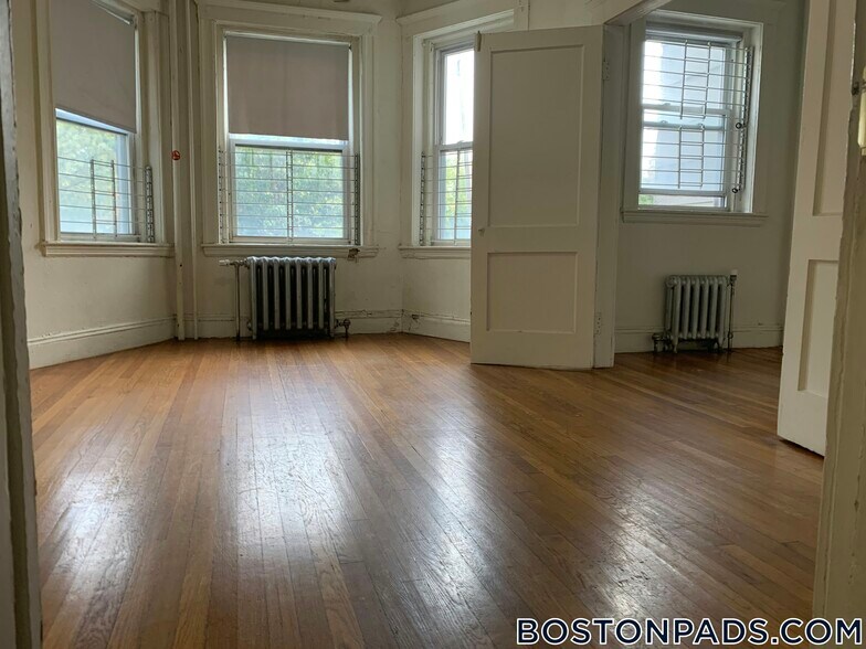 Building Photo - 1171 Boylston St