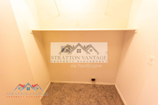 Building Photo - 4831 W Kristal Way