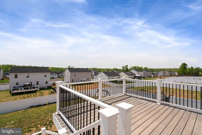 Building Photo - 35418 River Bend Dr