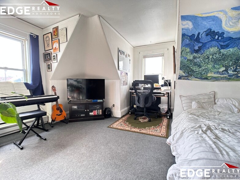 Building Photo - 3 Alcott St