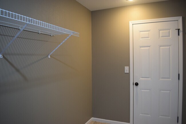 Building Photo - 3 Bedroom Home in Taylor Hills Subdivision