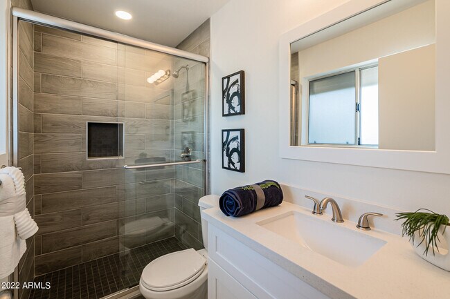 Building Photo - 12019 N Hacienda Dr