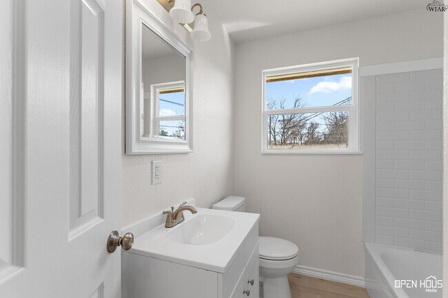 Building Photo - 3201 Cuba Ct