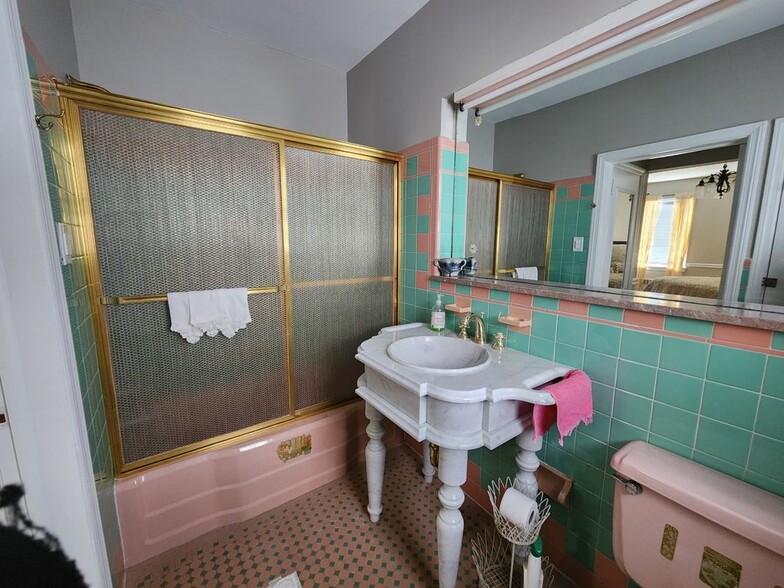 Building Photo - 20 S Marion Ave