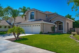 Building Photo - Stunning 5-Bedroom Home with Community Poo...