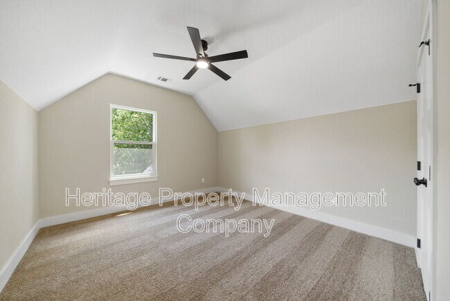 Building Photo - 315 Tilden St