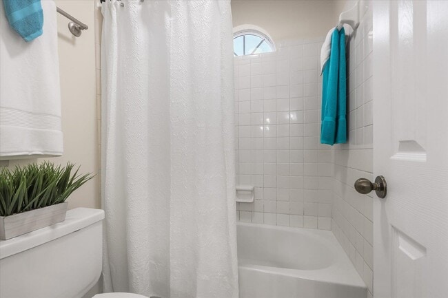 Building Photo - 3588 Wexford Ct