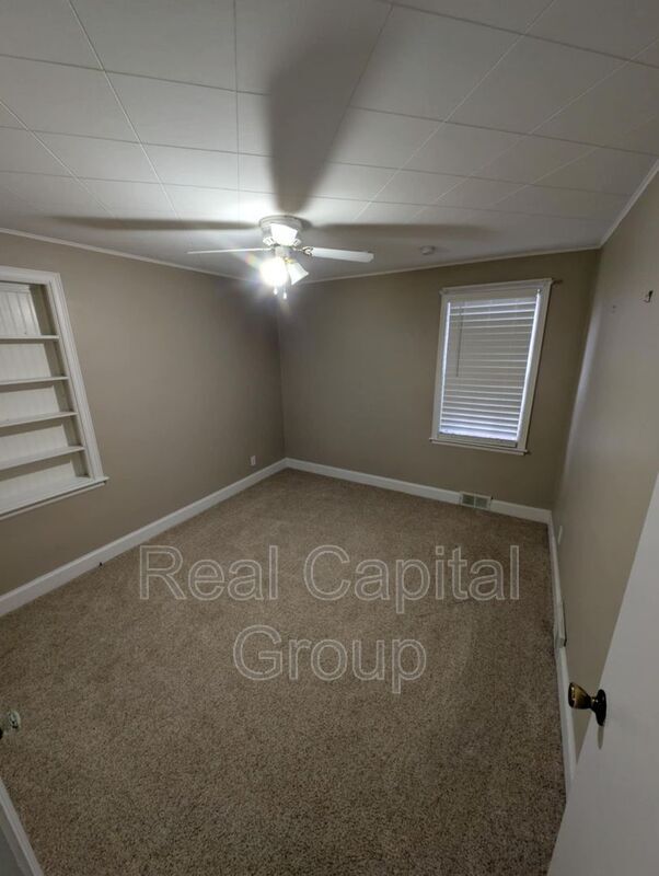 Building Photo - 226 Capen Blvd