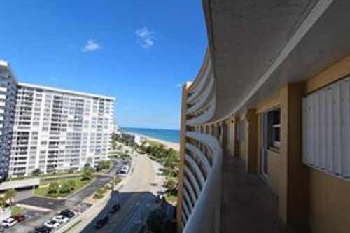 Building Photo - 328 N Ocean Blvd