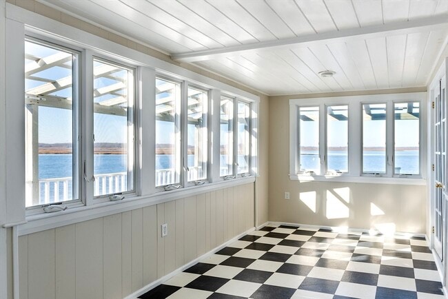 Building Photo - 33 Eagle Hill Rd