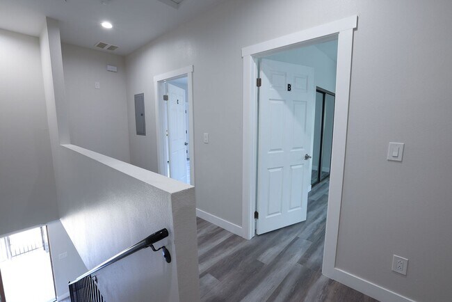 Building Photo - 3927 Wisconsin