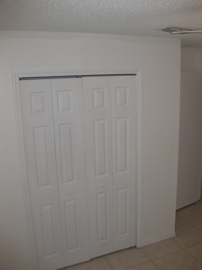 Building Photo - 8629 Claiborne Ct