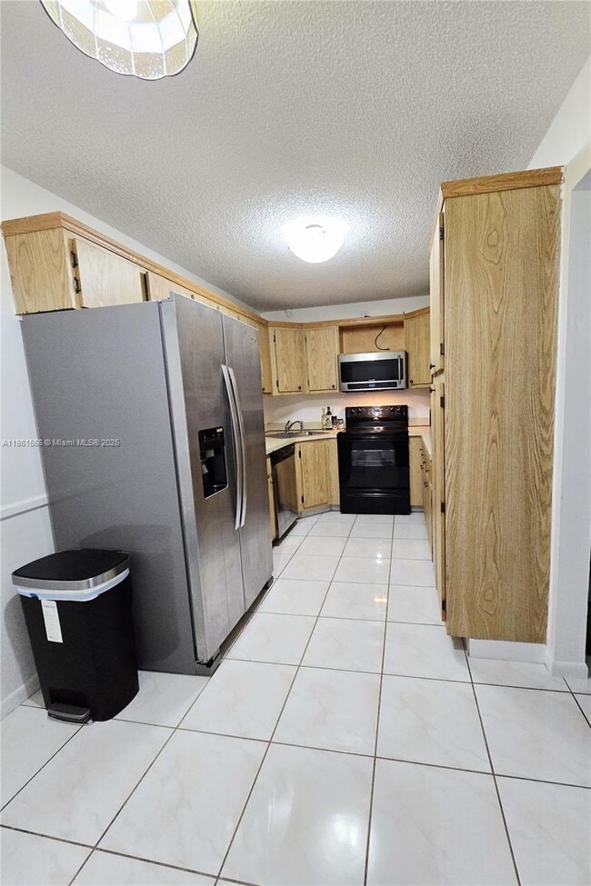 Building Photo - 1102 Green Pine Blvd