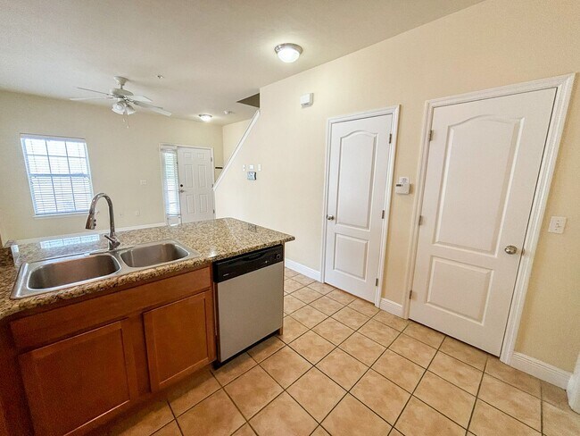 Building Photo - Chase Hollow #83 - Pet Friendly!