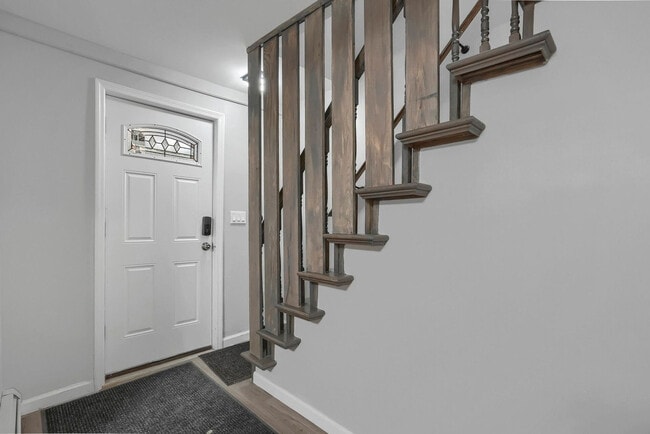 Building Photo - 763 Rte 9W