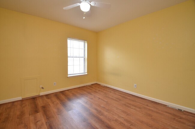 Building Photo - 4022 Belle Park Dr