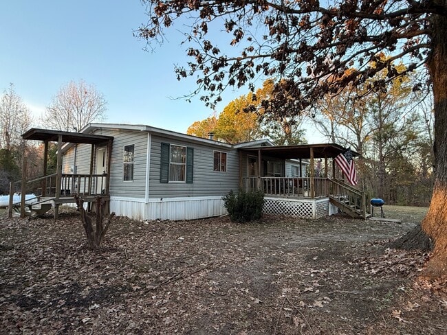 Building Photo - 1522 CR 339