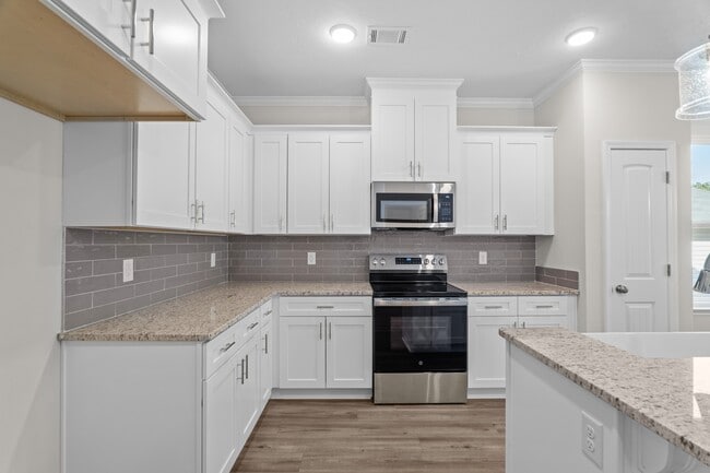 Building Photo - 8132-8132 Snelling Dr