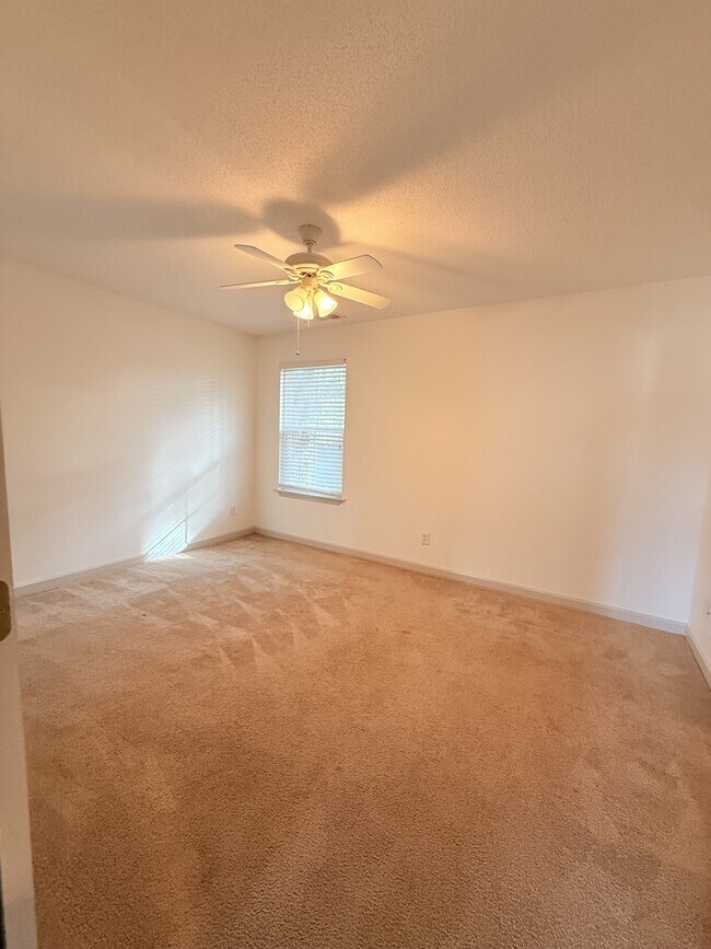 Building Photo - 817 15th St