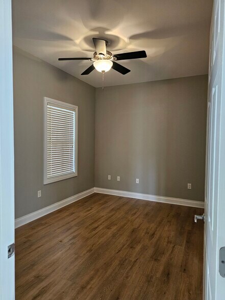 Bedroom 1 - 8111 Lakewood Main St