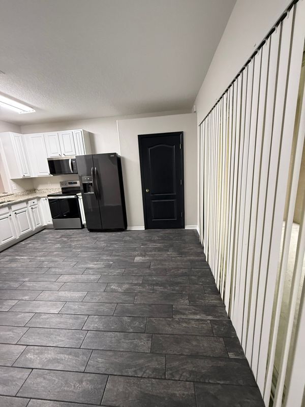 Building Photo - 30316 Elderwood Dr