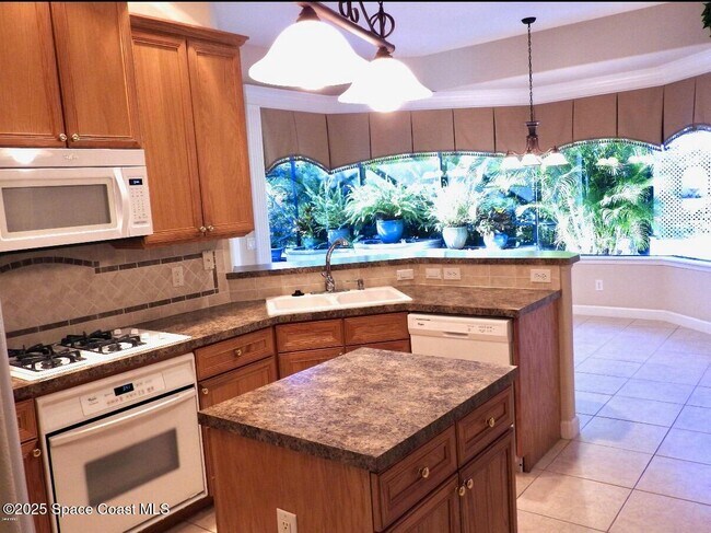 Building Photo - 416 Southampton Dr