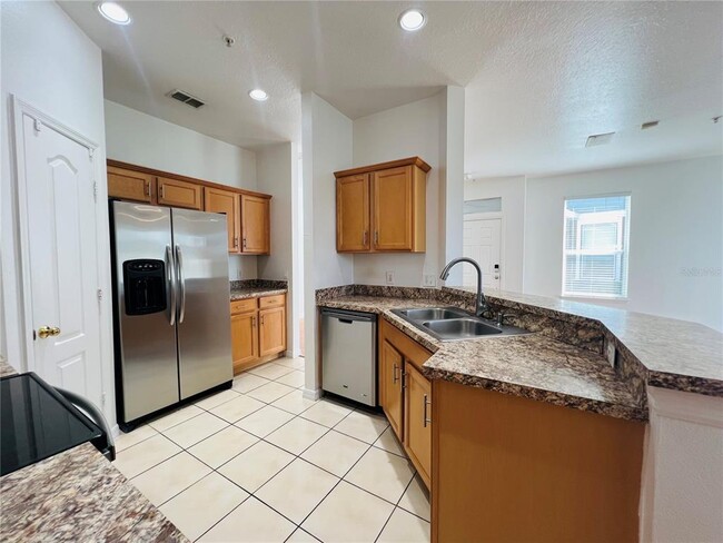 Building Photo - 6658 S Goldenrod Rd