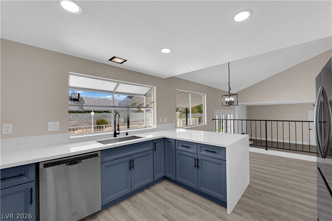 Building Photo - 6320 Peppermill Dr